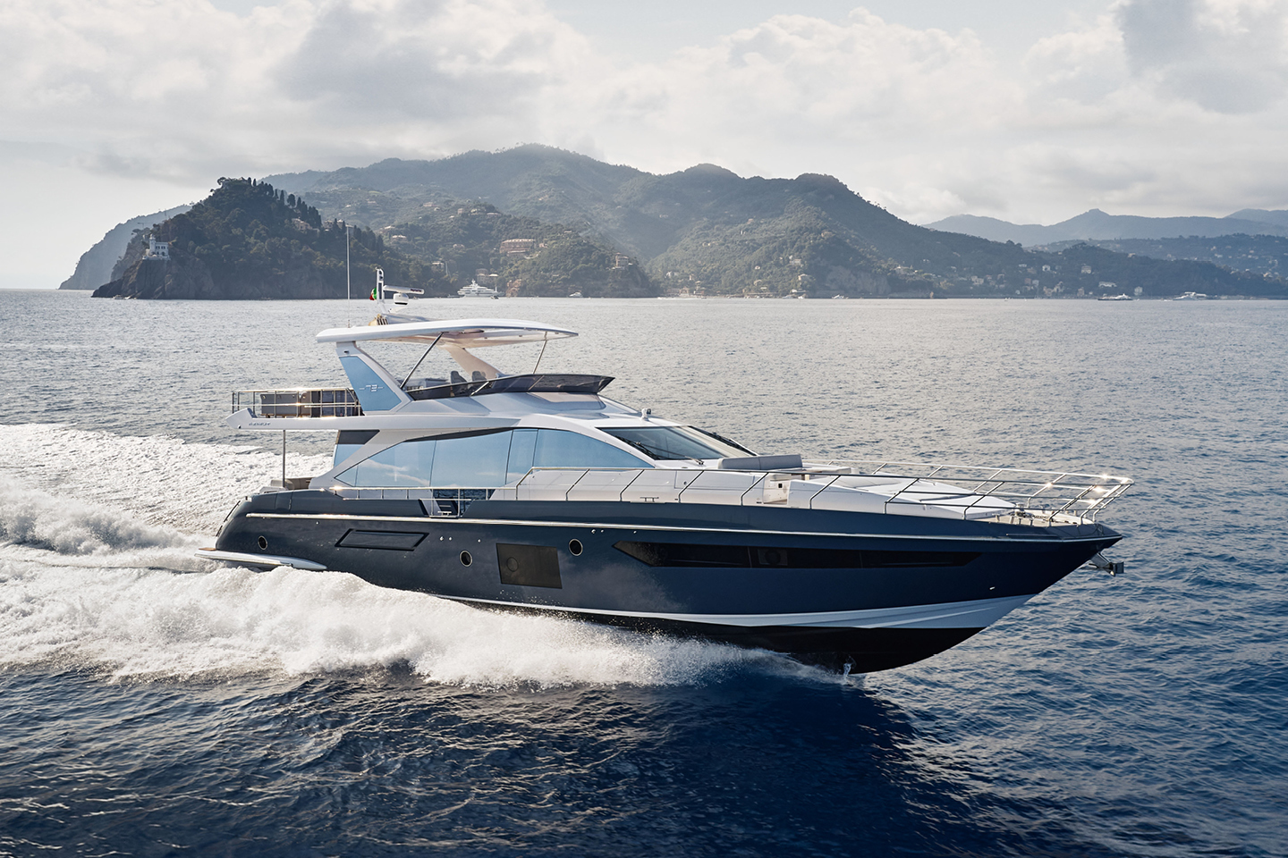 阿兹慕Azimut72飞桥游艇