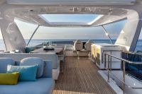 阿兹慕Azimut72飞桥游艇