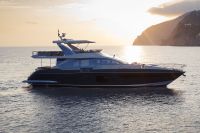 阿兹慕Azimut72飞桥游艇