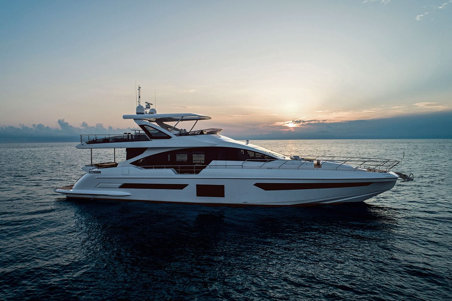 Azimut 45-MAN-1650
