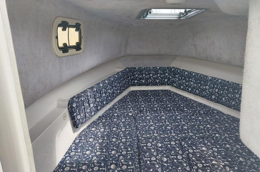 卡尼克（Karnic）Blue Water2260游艇舱内