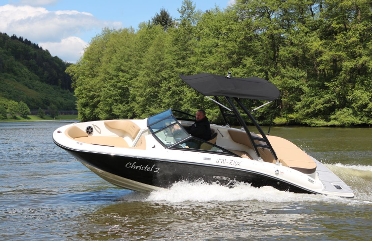 希瑞（SeaRay）190小型游艇价格是42万元