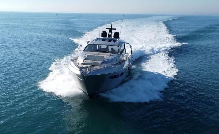 博星（Pershing）7X二手游艇