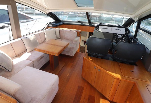 圣汐（Sunseeker）Predator57二手游艇驾驶舱