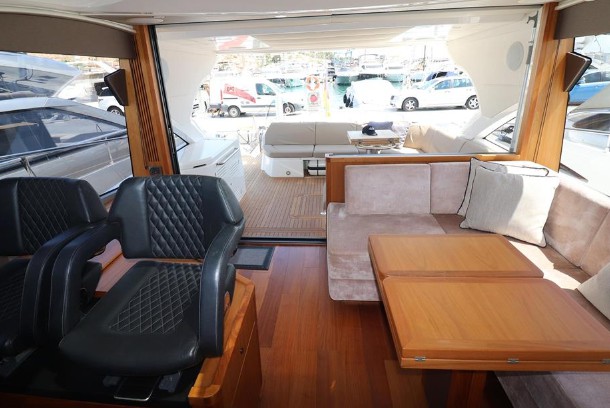圣汐（Sunseeker）Predator57二手游艇沙龙区