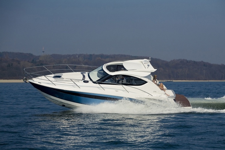 卡帝尔（Galeon）325HTS小型游艇