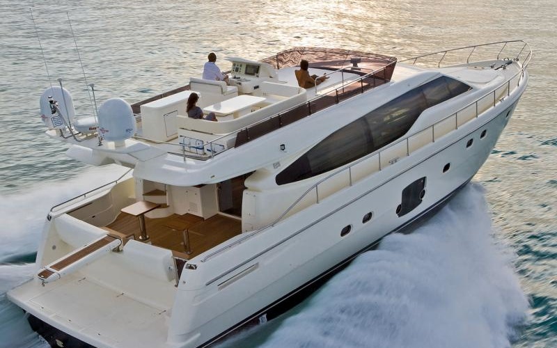法拉帝（Ferretti）660豪华飞桥游艇