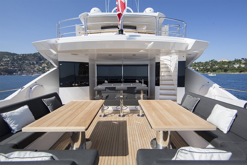 圣汐克（Sunseeker）115超级游艇阳光浴沙发