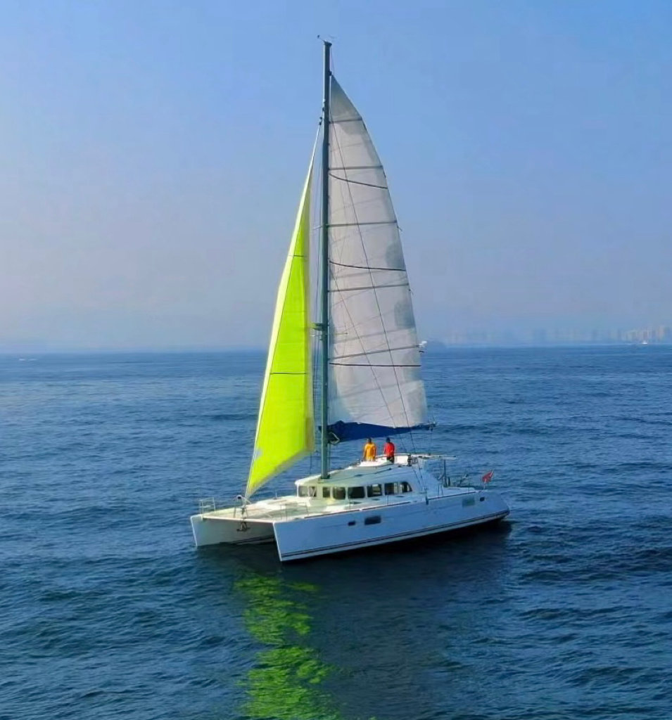 蓝高 Lagoon 440 双体帆船