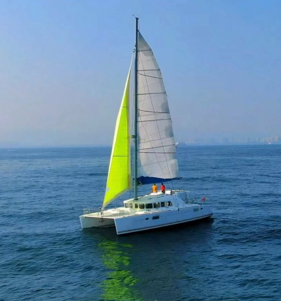 蓝高 Lagoon 440 双体帆船