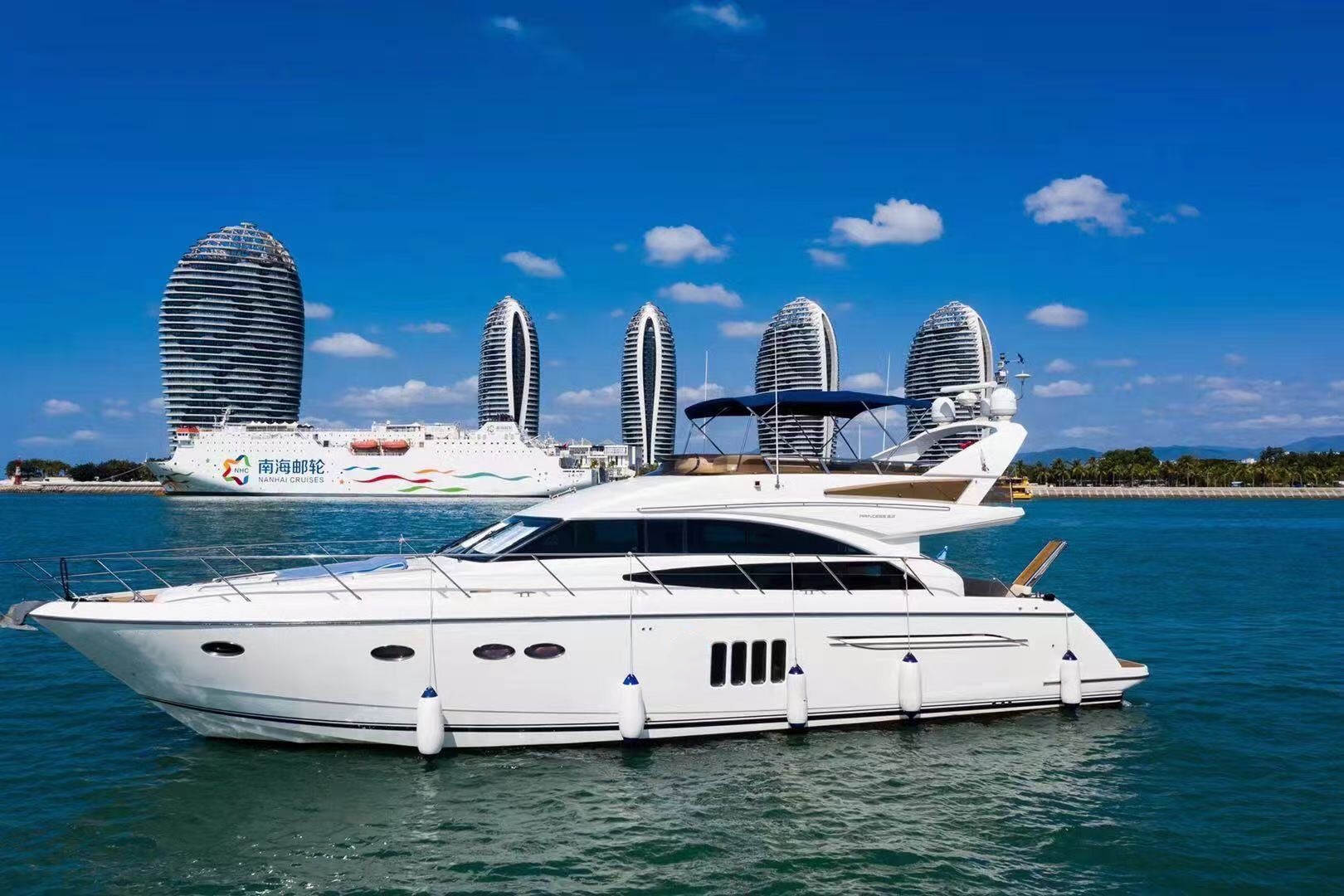 公主 Princess 62 Flybridge