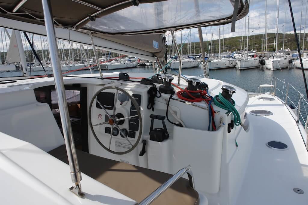 12米枫丹白露（Fountaine Pajot）Lipari41双体帆船价格