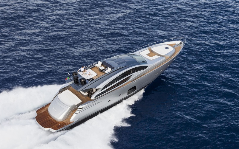 博星（Pershing）82豪华飞桥游艇