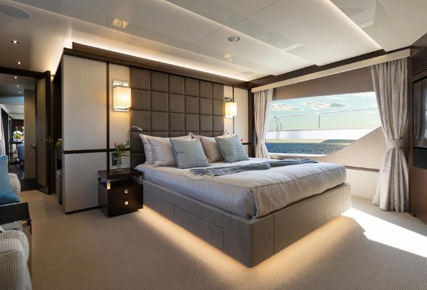 圣汐克（Sunseeker）95豪华游艇卧室