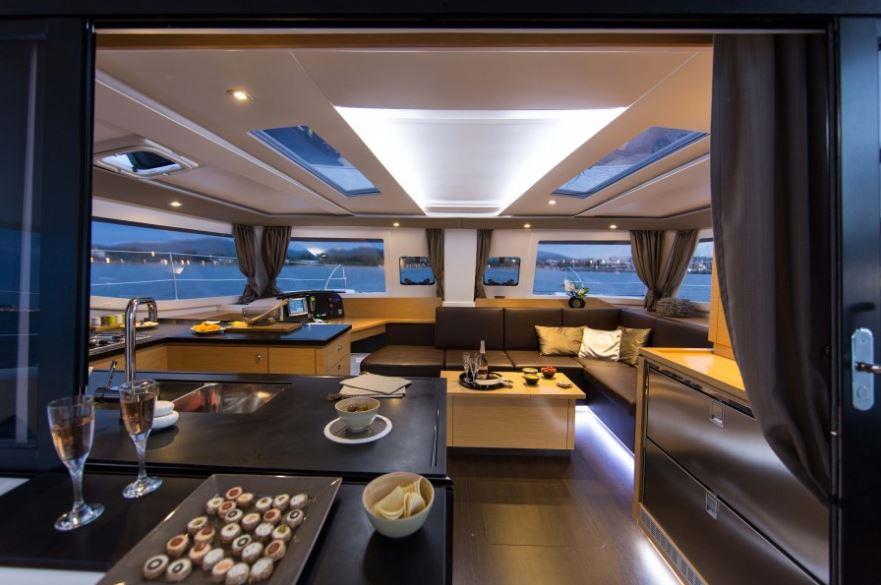 枫丹白露（Fountaine Pajot）Helia44双体帆船