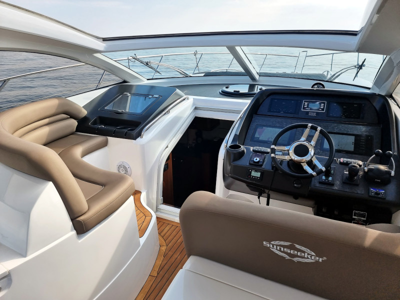 圣汐克（Sunseeker）Portofino47运动游艇中控