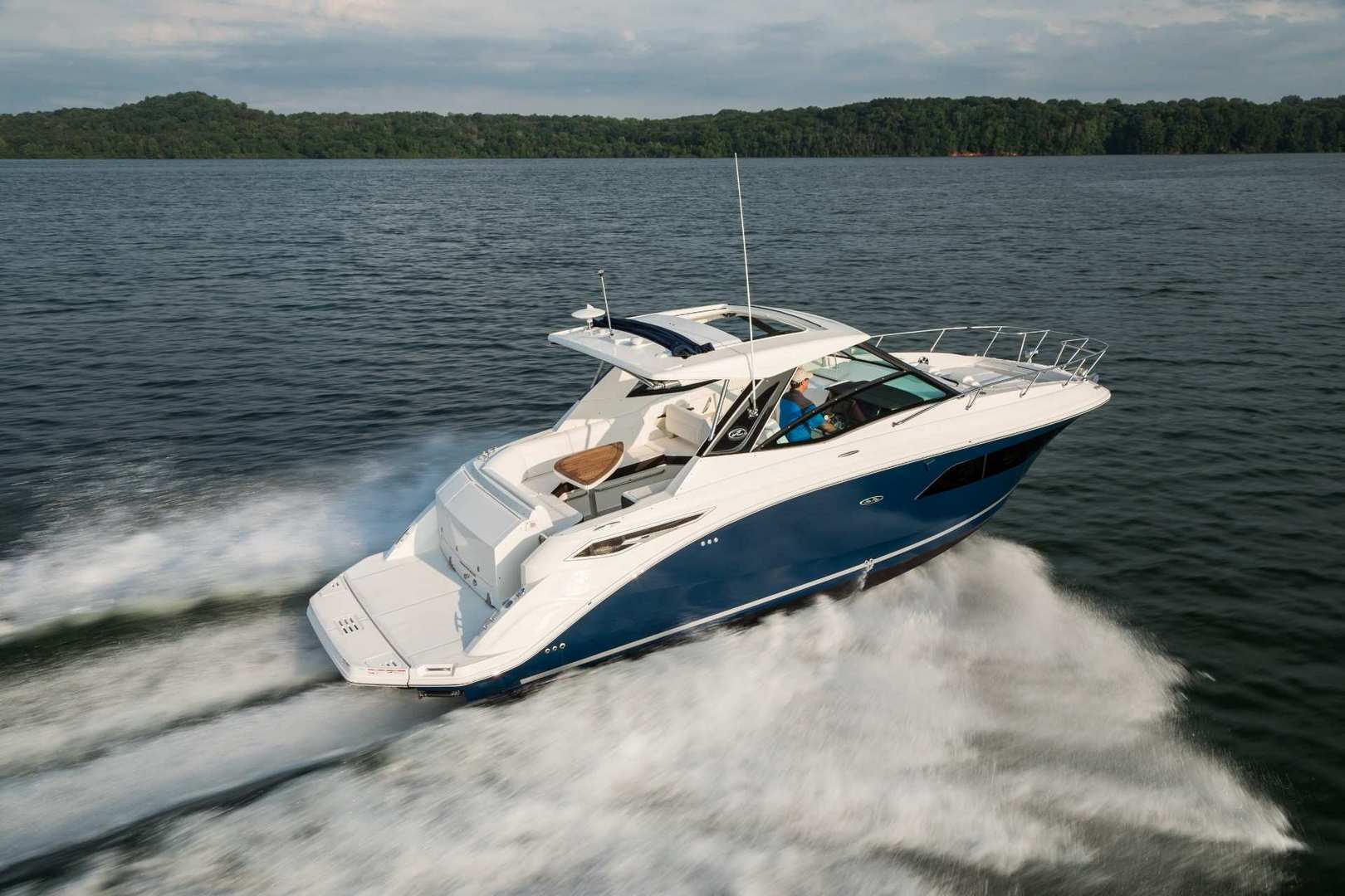 希瑞（SeaRay）320Sundancer游艇
