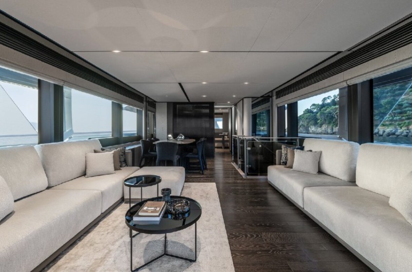 法拉帝（Ferretti）Infynito80豪华游艇沙龙区