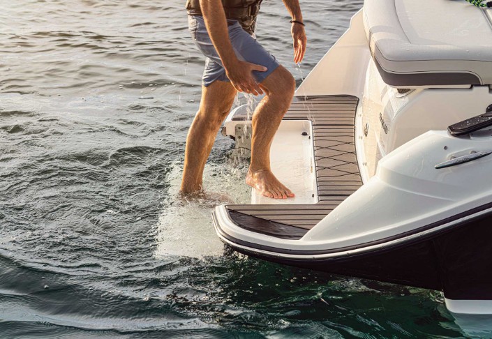 希瑞（SeaRay）SLX260Surf尾波冲浪艇