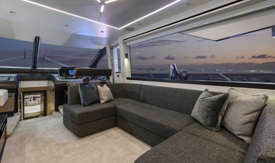 圣汐克（Sunseeker）Manhattan68飞桥游艇