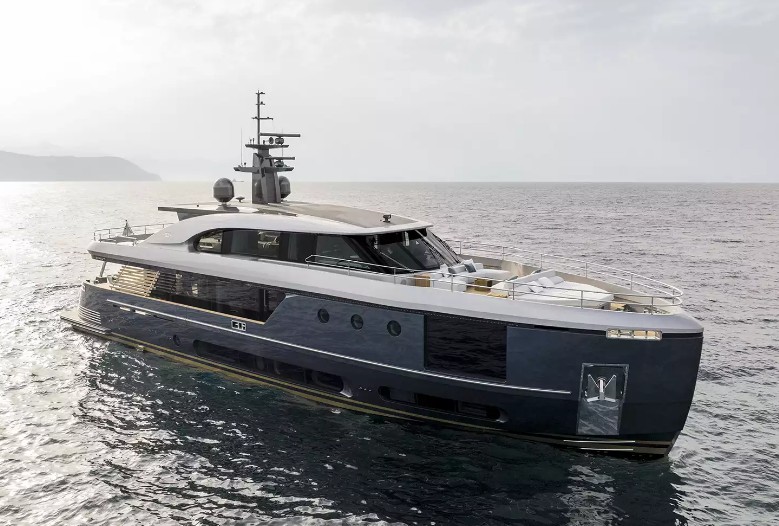 阿兹慕（Azimut）Magellano 30M